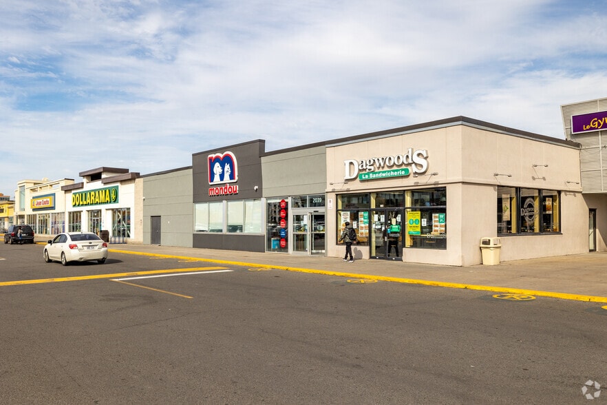 1993-2169 Boul Marcel Laurin, Montréal, QC à louer - Photo du bâtiment - Image 3 de 7