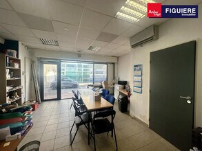 415 Rue Claude Nicolas Ledoux, Aix-en-Provence à louer Photo du bâtiment- Image 2 de 7