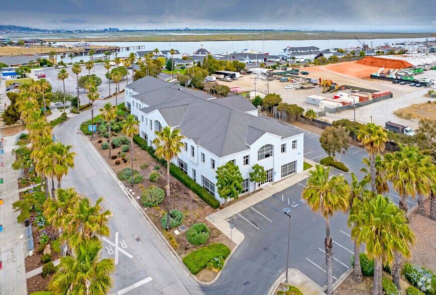 400 Seaport Ct, Redwood City, CA à louer - Photo principale - Image 1 de 24