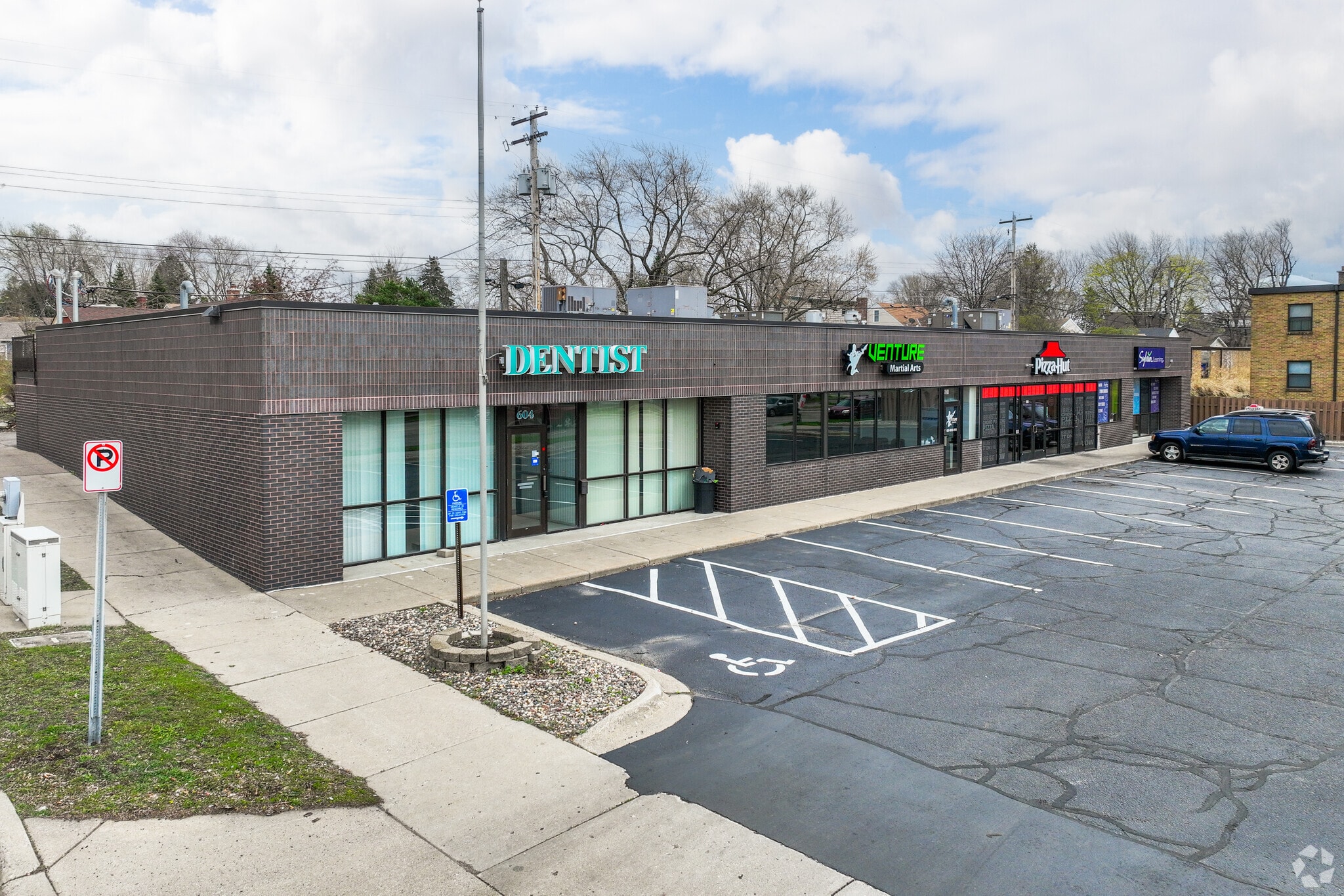 604-614 Snelling Ave S, Saint Paul, MN for lease Primary Photo- Image 1 of 6
