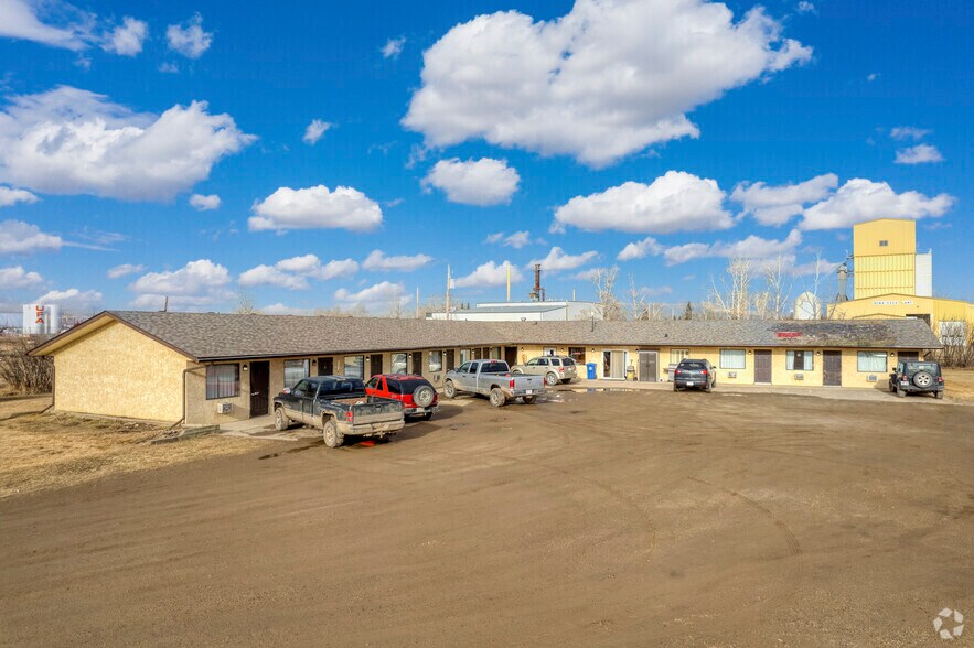 610 Hwy 9, Beiseker, AB for sale - Primary Photo - Image 1 of 1