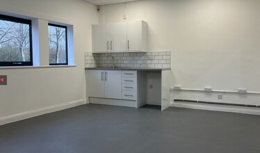 17-31 Burners Ln, Milton Keynes for lease Interior Photo- Image 2 of 12