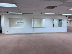 4300-4356 Caterpillar Rd, Redding, CA for lease Interior Photo- Image 2 of 12