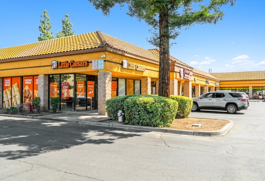 3209-3241 W Shaw Ave, Fresno, CA for lease - Building Photo - Image 3 of 7