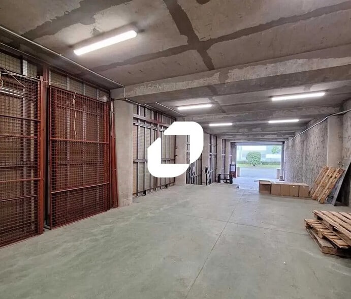 Flex in Wissous for lease - Interior Photo - Image 3 of 9