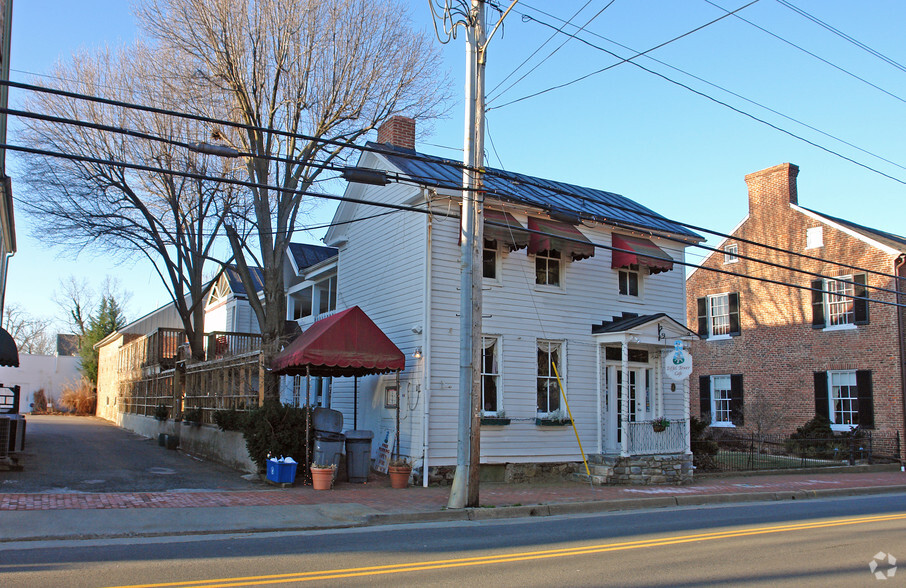 107 Loudoun St SW, Leesburg, VA à vendre - Photo principale - Image 1 de 1