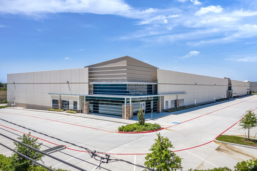 2032 Cypress Station Dr, Houston, TX for lease - Building Photo - Image 1 of 5