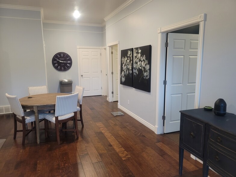 579 W Center St, Pleasant Grove, UT for lease - Building Photo - Image 3 of 16