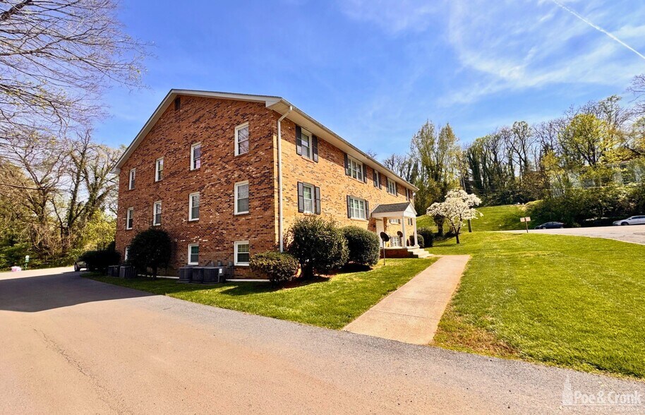 6154 Darby Rd, Roanoke, VA à vendre - Photo du bâtiment - Image 3 de 10