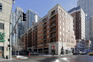 Plus de détails pour 33 W Huron St, Chicago, IL - Commerce de détail à louer