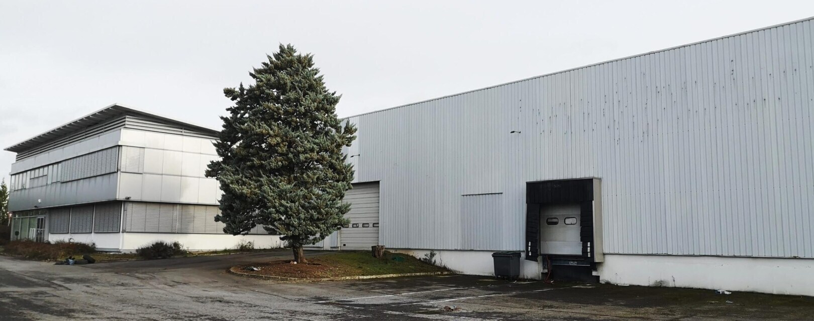 Industrial in Reims for lease Building Photo- Image 1 of 13