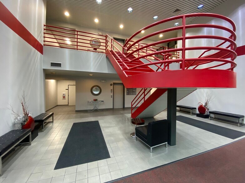 4 Lemoyne Dr, Lemoyne, PA à louer - Hall d’entrée - Image 2 de 4