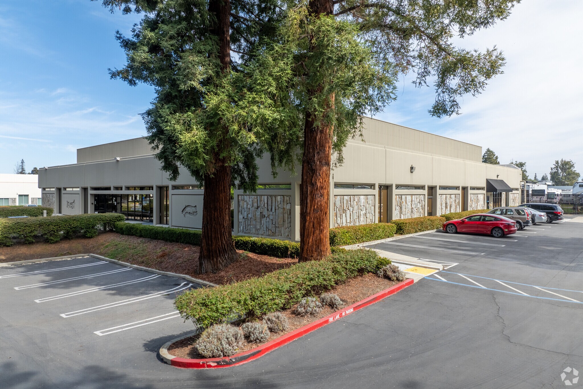 390-392 Potrero Ave, Sunnyvale, CA à louer Photo du bâtiment- Image 1 de 38