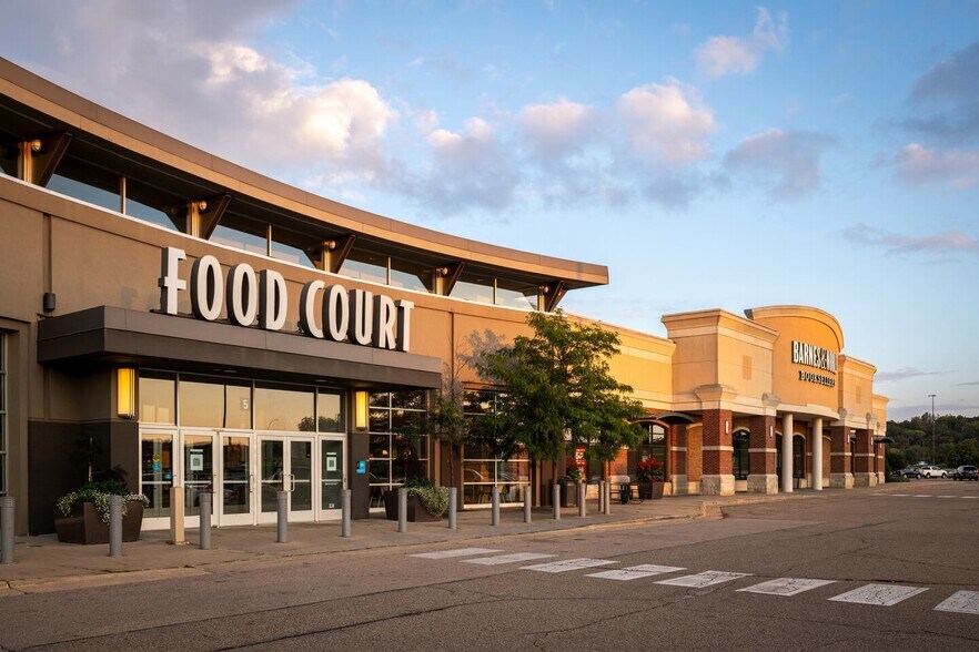 333 Apache Mall, Rochester, MN à louer - Photo du bâtiment - Image 2 de 24