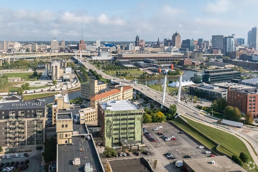 600 W Virginia St, Milwaukee, WI for lease - Building Photo - Image 2 of 5