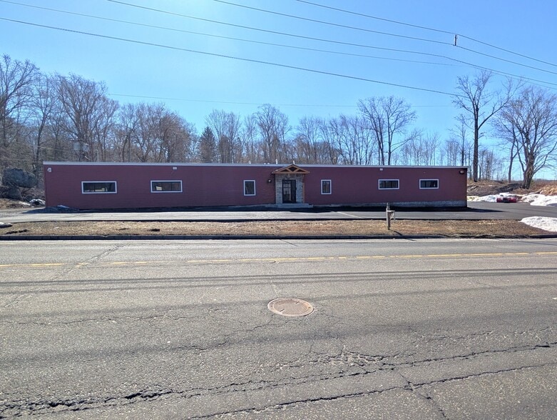 3812 East Main St, Waterbury, CT for lease - Building Photo - Image 3 of 3