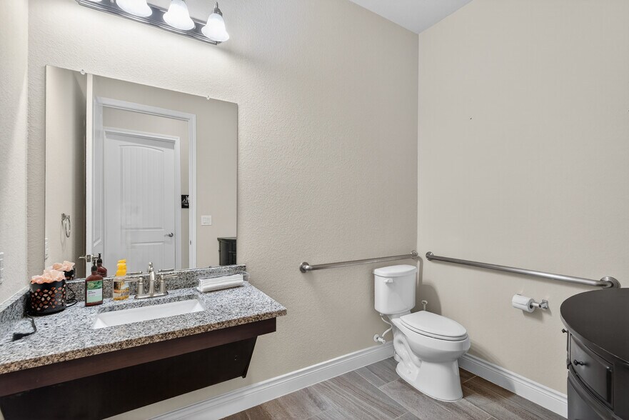 32400 SH 249, Pinehurst, TX à vendre - Photo intérieure - Image 3 de 23