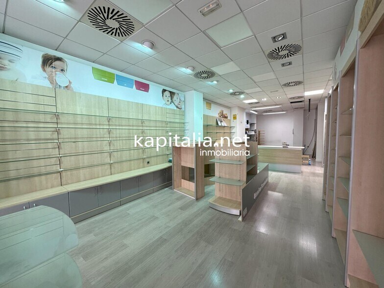 Commerce de détail dans Ontinyent, Valencia à vendre - Photo du bâtiment - Image 3 de 11