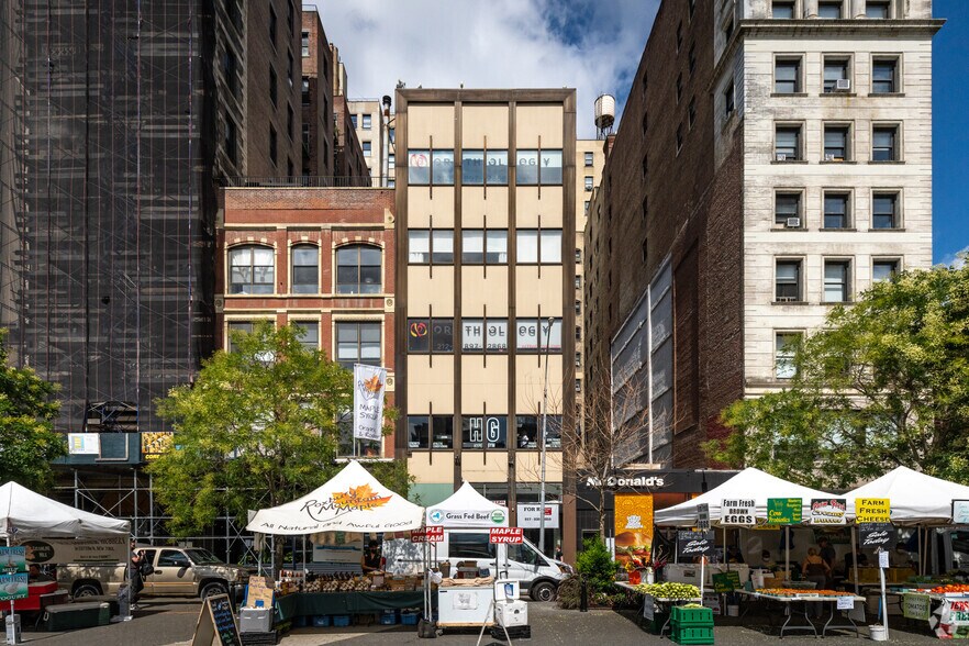 37 Union Sq W, New York, NY à louer - Photo du bâtiment - Image 2 de 5