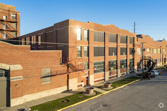 2243 S Throop St, Chicago, IL à louer Photo du b timent- Image 1 de 1