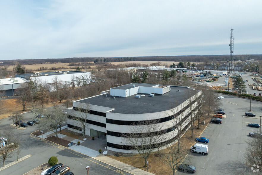 101 Grovers Mill Rd, Lawrenceville, NJ for lease - Building Photo - Image 3 of 34