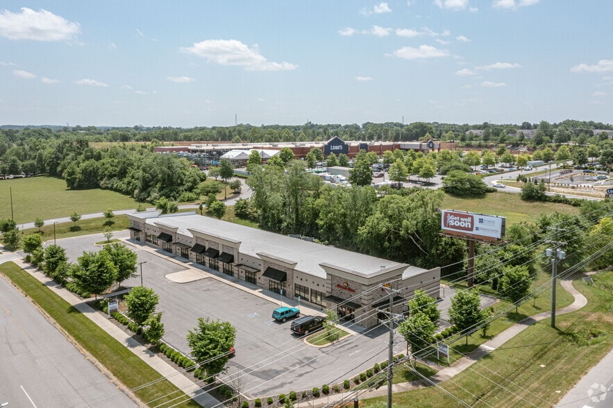 840 N Blue Jay Way, Gallatin, TN à louer - Aérien - Image 3 de 4