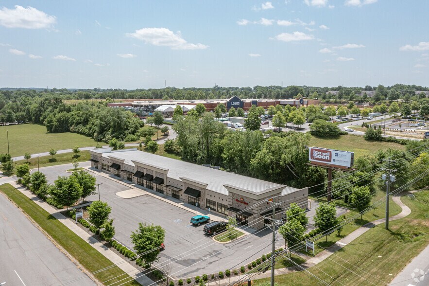 840 N Blue Jay Way, Gallatin, TN à louer - Aérien - Image 3 de 4