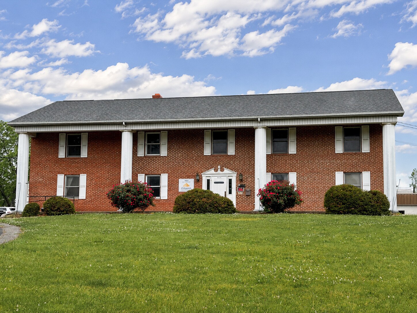5021-5023 E Trindle Rd, Mechanicsburg, PA à louer Photo du bâtiment- Image 1 de 3
