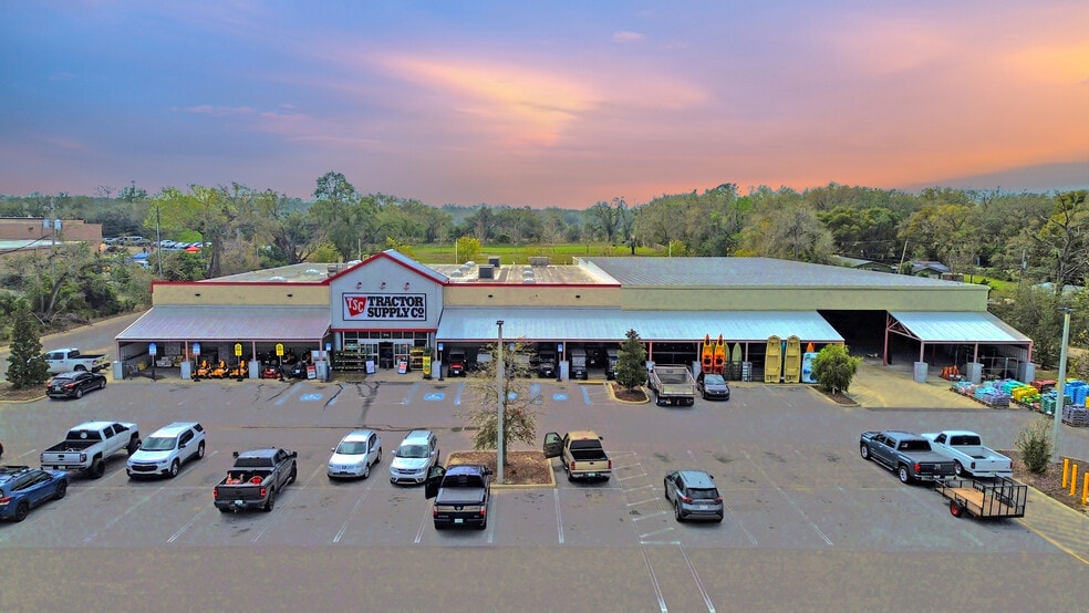 916 W Martin Luther King Blvd, Seffner, FL for sale - Building Photo - Image 2 of 6