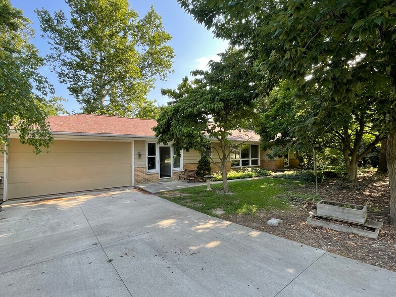 7730 Aboite Center Rd, Fort Wayne, IN à vendre - Photo du bâtiment - Image 3 de 6