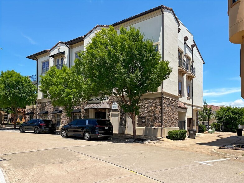 97 Village Ln, Colleyville, TX à louer - Photo du bâtiment - Image 3 de 9