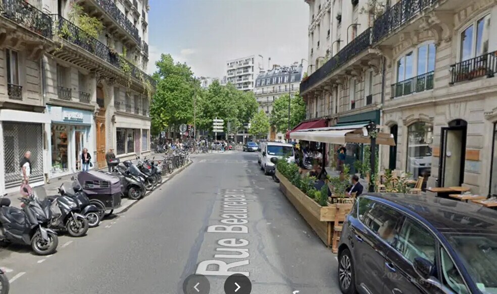 Retail in Paris for lease - Building Photo - Image 1 of 4