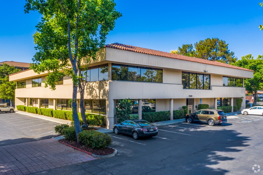 20410 Town Center Ln, Cupertino, CA à vendre - Photo du bâtiment - Image 2 de 8