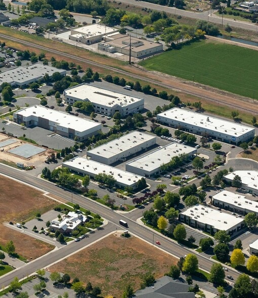 9925-9939 Emerald St, Boise, ID for lease - Building Photo - Image 1 of 7