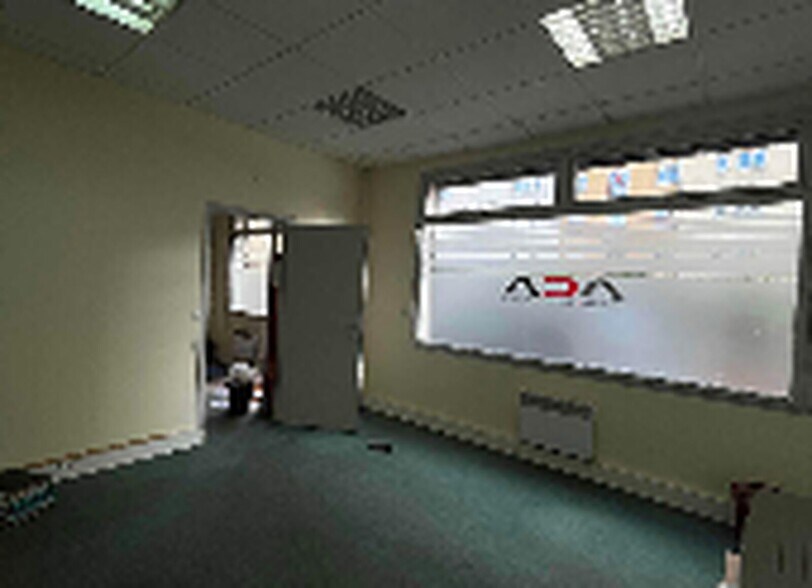 17 Rue Guillot, Montrouge à louer - Photo du bâtiment - Image 3 de 5