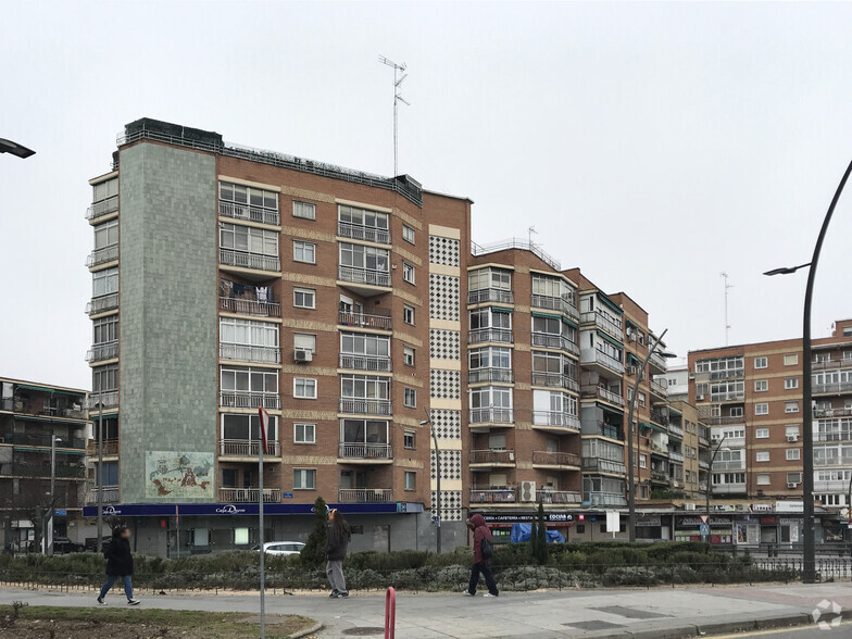 Avenida de la Constitución, 47, Móstoles, Madrid à louer - Photo du bâtiment - Image 3 de 6