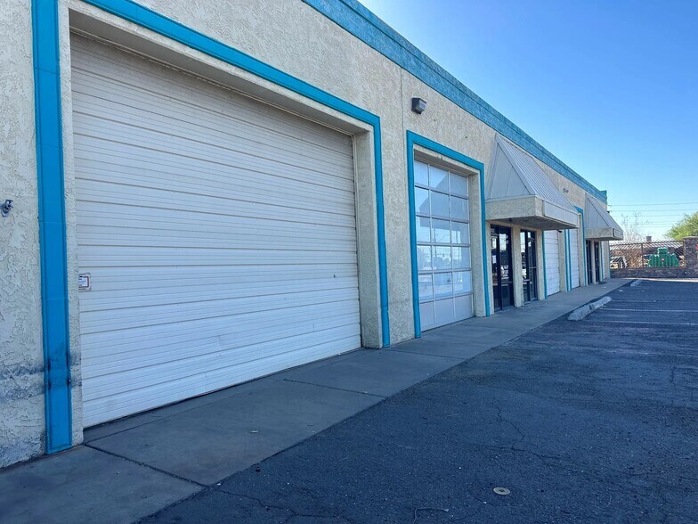 21831-21837 N 27th Ave, Phoenix, AZ à louer - Photo du bâtiment - Image 2 de 3