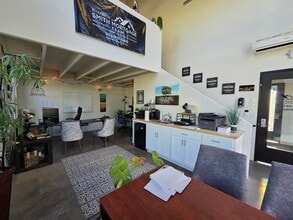 2195 Hyacinth St NE, Salem, OR for lease Interior Photo- Image 2 of 7