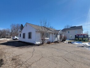 550 S Knowles Ave, New Richmond, WI à louer Photo du bâtiment- Image 2 de 11