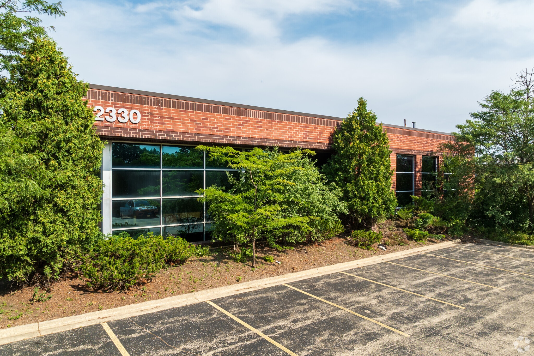 2330 N Hammond Dr, Schaumburg, IL for lease Building Photo- Image 1 of 7