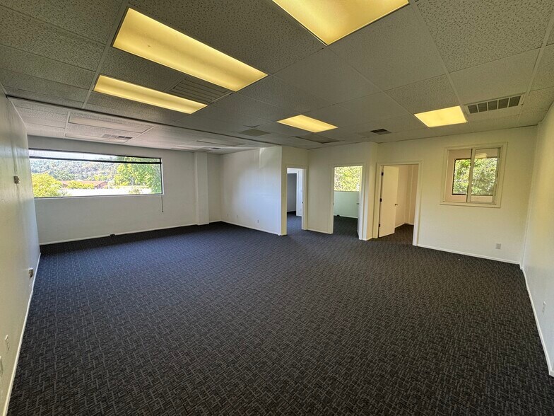 4 Commercial Blvd, Novato, CA à louer - Photo intérieure - Image 2 de 28