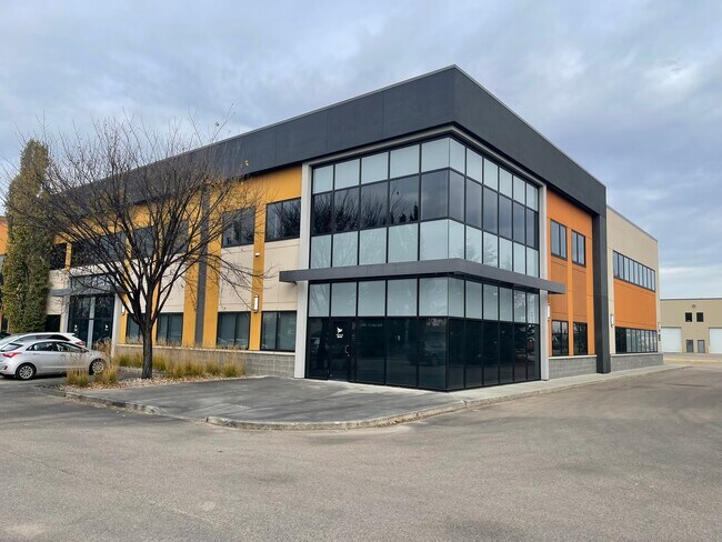 Plus de détails pour 15350 111 Ave NW, Edmonton, AB - Local d'activités à louer