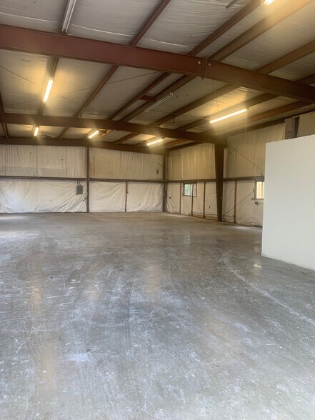 111 Texas Ave, San Marcos, TX à vendre - Photo du bâtiment - Image 3 de 5