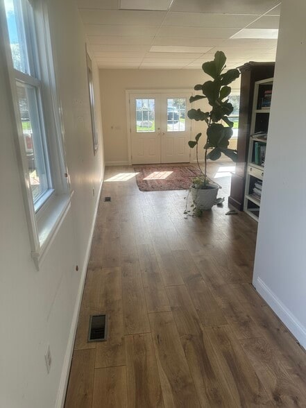 1041 Main Rd, Westport, MA à louer - Photo intérieure - Image 3 de 10