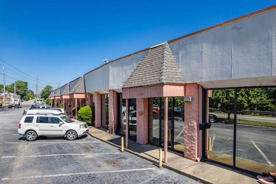 Airport North Business Center - Warehouse