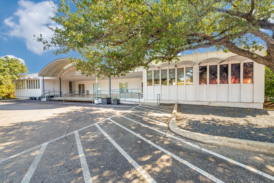 4118 McCullough Ave, San Antonio, TX à louer - Photo du bâtiment - Image 3 de 13