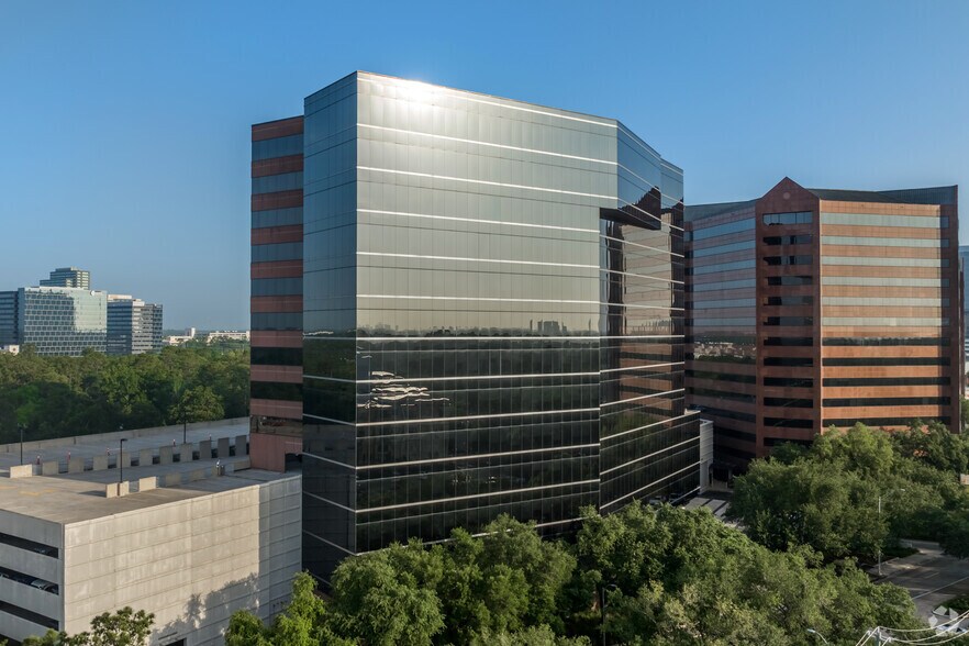 737 N Eldridge Pky, Houston, TX à vendre - Photo du bâtiment - Image 2 de 4