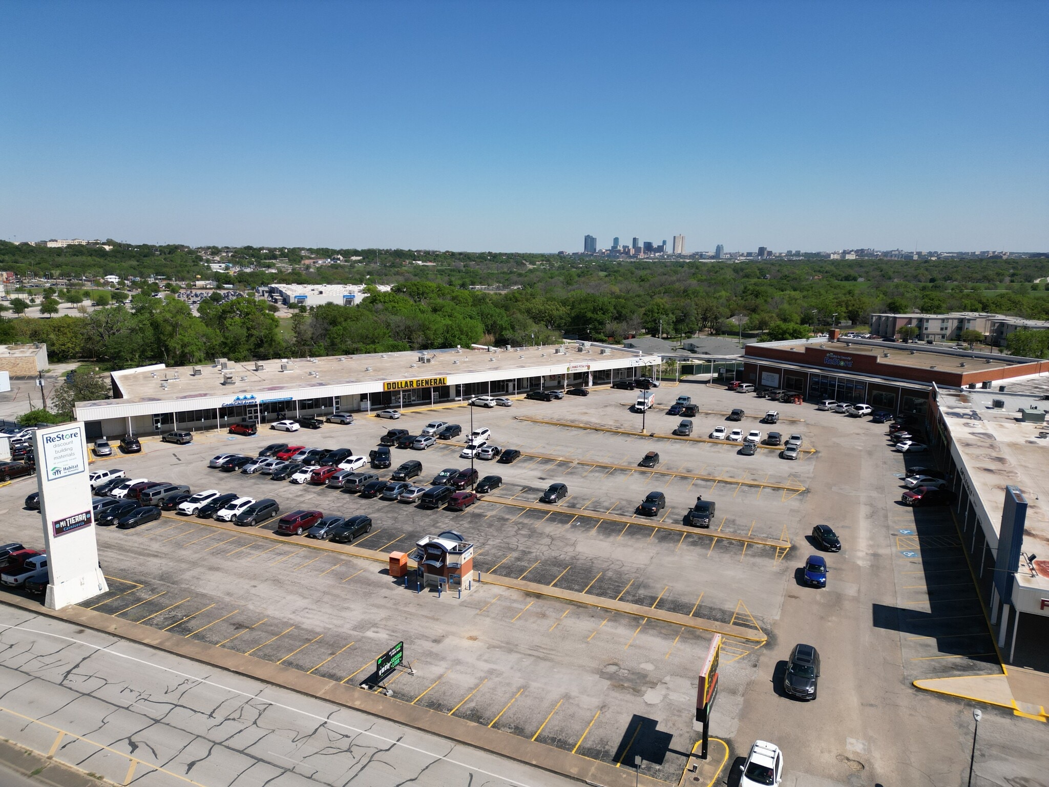 4401-4451 River Oaks Blvd, Fort Worth, TX à louer Photo du bâtiment- Image 1 de 5