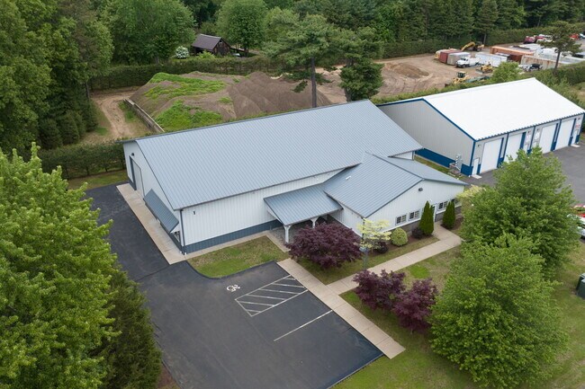 Plus de détails pour 1 Northgate Dr, Windsor Locks, CT - Industriel à louer