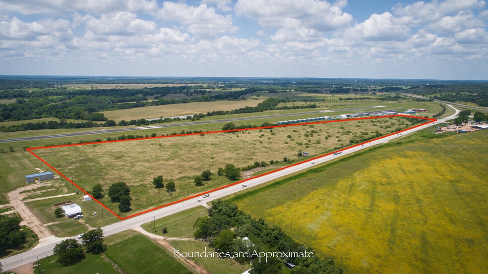 6685 NW 230, Smithville, TX à vendre - Photo du bâtiment - Image 3 de 9